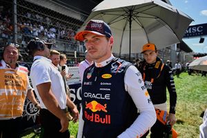 Es war nur ein kurzer Auftritt für Max Verstappen. - Foto: Denes Erdos/AP POOL/AP/dpa