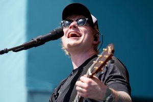 Auf seinem achten Album verarbeitet Ed Sheeran süd- und westasiatische Klänge. (Archivbild) - Foto: Wilfredo Lee/AP/dpa