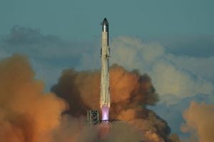 SpaceX strebt dem Bericht zufolge eine Bewertung von 1,5 Billionen Dollar an. (Archivbild) - Foto: Eric Gay/AP/dpa