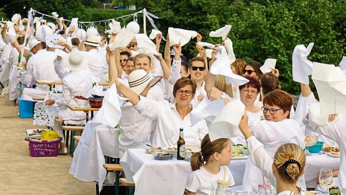 Dreimal gab es bereits ein „Dinner in Weiß“ an der Stadtmauer, dann kam Corona. Eine Rückkehr der Veranstaltung ist aber nicht ausgeschlossen.