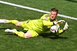Marc-André ter Stegen wird in der Vorbereitung des FC Barcelona zum Alleinunterhalter. - Foto: Marijan Murat/dpa