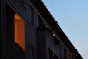 Auf der Suche nach einer neuen Wohnung bewarb sich eine Frau 2022 per Internetformular auf ein Inserat. - Foto: Sebastian Gollnow/dpa