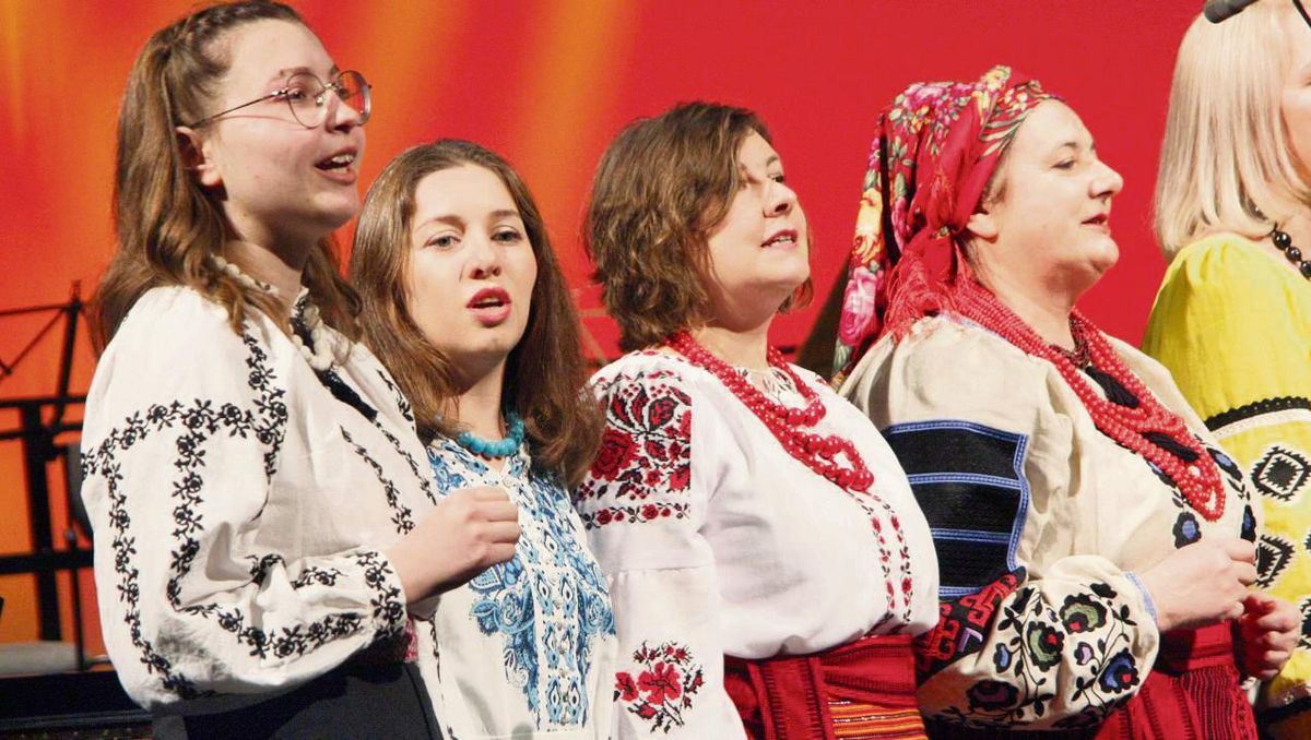 Die Sängerinnen und Sänger des ukrainischen Chors Malva begeisterten mit berührenden Liedern in ihrer Muttersprache.