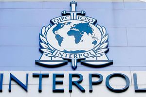Interpol warnt vor Nitazenen, starken synthetischen Opioiden. (Archivbild) - Foto: Wallace Woon/EPA FILE/dpa