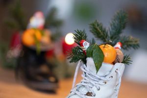 Jeder dritte Verbraucher in Deutschland plant zum Nikolaustag Einkäufe. - Foto: Marijan Murat/dpa