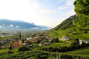  In Südtirol gibt es drei Amtssprachen: Deutsch, Italienisch und Ladinisch. (Symbolbild) - Foto: Bernhard Krieger/dpa-tmn/dpa