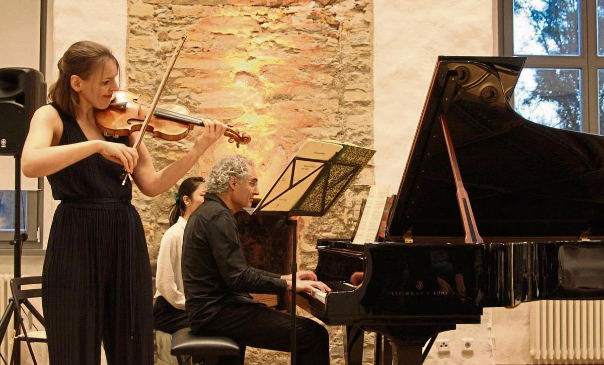 Matthias Kirschnereit (Klavier) und Franziska Hölscher (Violine) überzeugten auf ganzer Linie. Foto: Wissing
