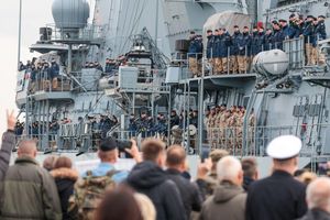 Fregatte "Brandenburg" kehrt von UNIFIL-Einsatz zurück - Foto: Focke Strangmann/dpa
