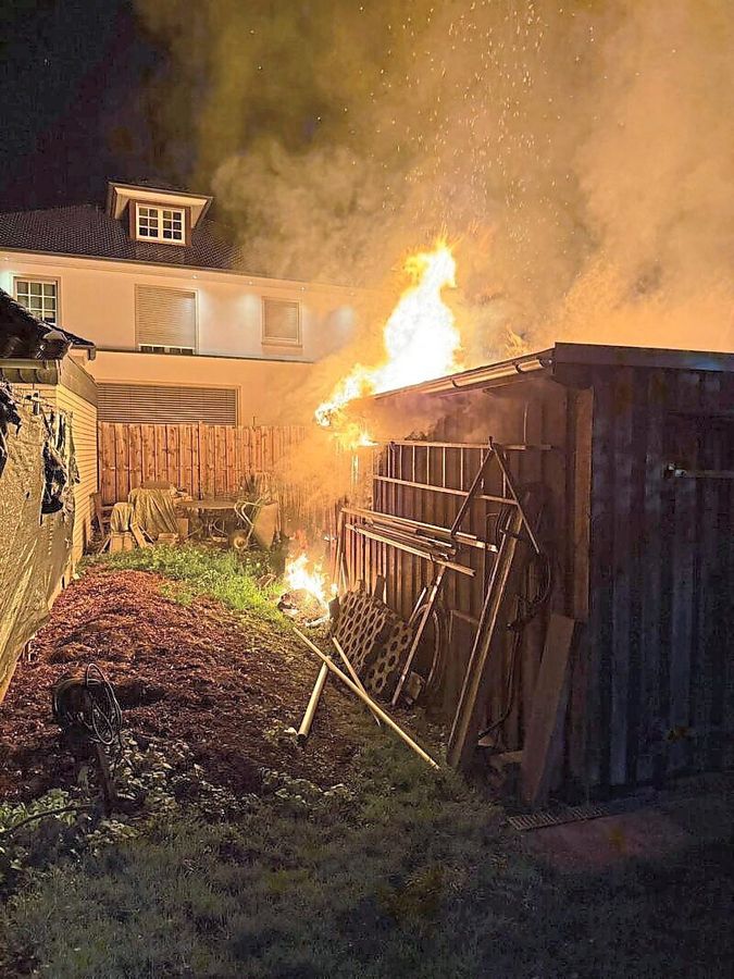Ein Gartenschuppen am Hellweg in Geseke hat in Brand gestanden. Foto: Feuerwehr Geseke