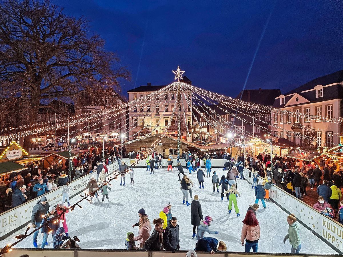 Lichterdach und Eisbahn: Der Weihnachtsmarkt in Lippstadt findet vom 26. November bis 23. Dezember 2025 statt. Der verkaufsoffene Sonntag findet am 14. Dezember statt.