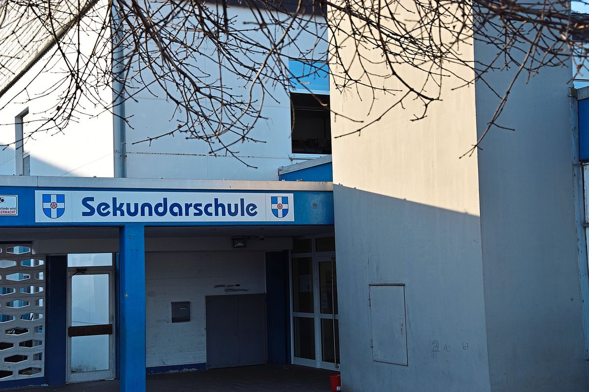 Die Sekundarschule Geseke erhielt heute eine Bombendrohung. Nach der Evakuierung gab es Entwarnung: Die Polizei konnte nichts im Gebäude finden. Archivfoto: Kossack