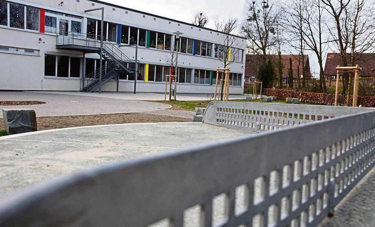Gerade erst gab es einen neuen Schulhof für die Pankratiusschule in Störmede, jetzt ist der nächste Schritt für eine neue Heizung gemacht worden. Foto: Kossack