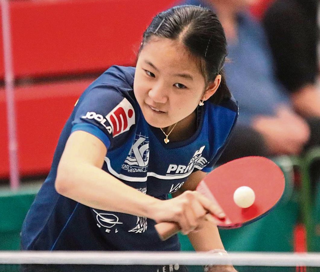 Die jungen Wilden des TTK Anröchte sind auf großer Auswärtstour. Man darf jedenfalls gespannt sein, wie sich Lisa Wang (Foto) und Co. am Doppelspieltag in Offenburg und beim Spitzenreiter Weil aus der Affäre ziehen. Foto: Wiegand