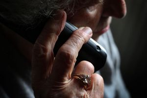 Im Kampf gegen sogenannte Schockanrufe organisierter Betrügerbanden vernetzt sich die Polizei internationaler. (Symbolbild) - Foto: Karl-Josef Hildenbrand/dpa