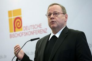 Bischof Bätzing steht für eine zweite Amtszeit als Vorsitzender der Bischofskonferenz nicht zur Verfügung. (Archivbild) - Foto: Karl-Josef Hildenbrand/dpa