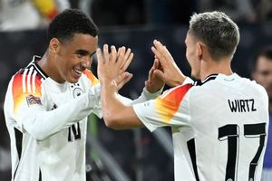Die Spiele der Fußball-WM 2026, für die sich die DFB-Stars Jamal Musiala und Florian Wirtz qualifizieren wollen, werden bei der Telekom zu sehen sein. - Foto: Fabian Strauch/dpa