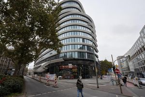 Nestlé ruft bestimmte Säuglingsnahrung zurück: Eltern sollen Produkte nicht mehr verwenden - Foto: Boris Roessler/dpa