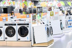 Für jedes neue Waschmaschinenmodell sollen Ersatzteile künftig mindestens in den ersten zehn Jahren zur Verfügung stehen. (Symbolbild) - Foto: Julian Stratenschulte/dpa