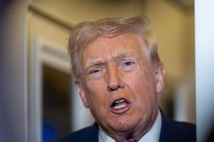 Hat sich für einen neuen Chef der US-Notenbank Fed entschieden: US-Präsident Donald Trump. - Foto: Alex Brandon/AP/dpa