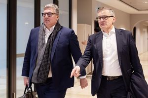 Enttäuscht vom DFB: Hellmann und Dreesen. - Foto: Jürgen Kessler/dpa