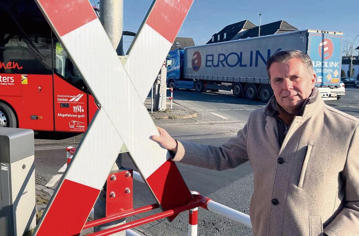 Brennpunkt Kreuzung: Die Erwitter Ortsumgehung steht für Oliver Pöpsel weit vorne auf der Berlin-Agenda. Fotos: Friedrich
