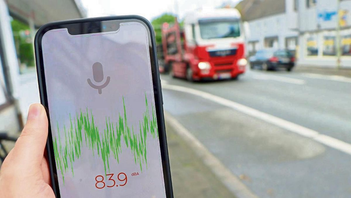 Mächtig Lärm auf der B1 im Stadtkern: Um die Belastung zu senken, braucht es in erster Linie die Umgehungsstraßen, so die Erwitter Verwaltung. Foto: Dietz