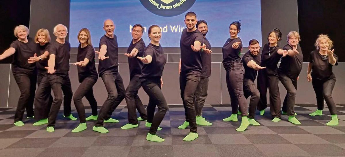 Mitglieder der Gruppe „Migrant*innen mischen mit“ und Unterstützer des Projektes.
