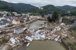 Bei der Flutkatastrophe in Rheinland-Pfalz kamen damals 136 Menschen zu Tode. - Foto: Boris Roessler/dpa