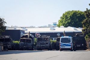 Sechs Bundeswehr-Fahrzeuge sind am Samstagabend in Erfurt in Brand geraten. (Archivbild) - Foto: Martin Wichmann/WichmannTV/dpa