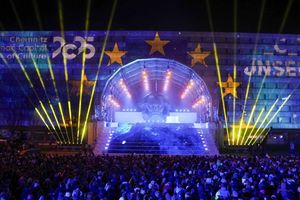 Mit einer großen Show am Karl-Marx-Monument war im Januar das Jahr als Kulturhauptstadt Europas 2025 eröffnet worden (Archivbild) - Foto: Jan Woitas/dpa