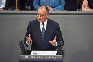 Merz verspricht in seiner ersten Regierungserklärung unter anderem «Wohlstand für alle". - Foto: Katharina Kausche/dpa