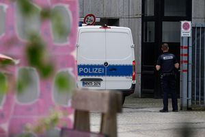 Im Landgericht Bielefeld wurde der Tatverdächtige einem Haftrichter vorgeführt. - Foto: Bernd Thissen/dpa