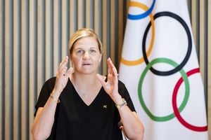 Ringt um eine Haltung zu US-Präsident Trump: IOC-Chefin Kirsty Coventry. (Archivbild) - Foto: Jean-Christophe Bott/KEYSTONE/dpa