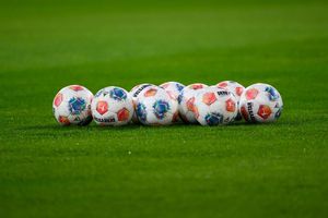 Das Spiel in Mönchengladbach wird später beginnen als geplant. (Archivfoto) - Foto: Robert Michael/dpa