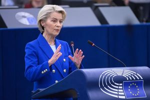 EU-Kommissionspräsidentin Ursula von der Leyen hatte sich bereits im Juli einem Misstrauensvotum stellen müssen. (Archivbild) - Foto: Pascal Bastien/AP/dpa