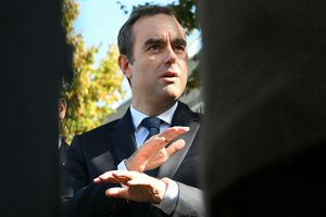Frankreich hat eine neue Regierung - aber hält sie auch? (Archivbild) - Foto: Martin Lelievre/Pool AFP/AP/dpa