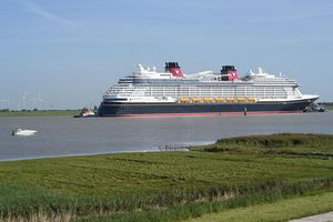 Die «Disney Destiny» ist das jüngste von der Meyer Werft fertiggestellte Kreuzfahrtschiff. (Archivfoto) - Foto: Lars Penning/dpa