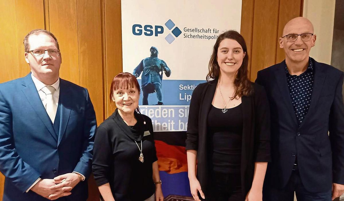 Im Hubertushof in Bad Waldliesborn gab es jetzt einen Vortrag von Nicole Kleeb (2.v.r.) von der Bertelsmann-Stiftung zum Thema „Wie resilient sind Wahlen?“ zu hören. Eingeladen hatten die heimischen GSP-Vertreter.