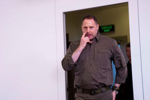 Nach Ermittlungen von Korruptionsfahndern ist Andrij Jermak, Leiter des Präsidialamtes der Ukraine, zurückgetreten. (Archivbild) - Foto: Evgeniy Maloletka/AP/dpa