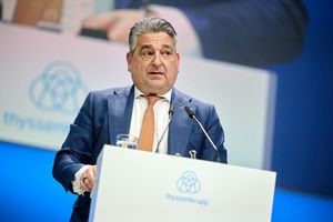 Thyssenkrupp-Chef López wirbt bei den Aktionärinnen und Aktionären für die neue Unternehmensstrategie «Aces 2030». - Foto: Bernd Thissen/dpa