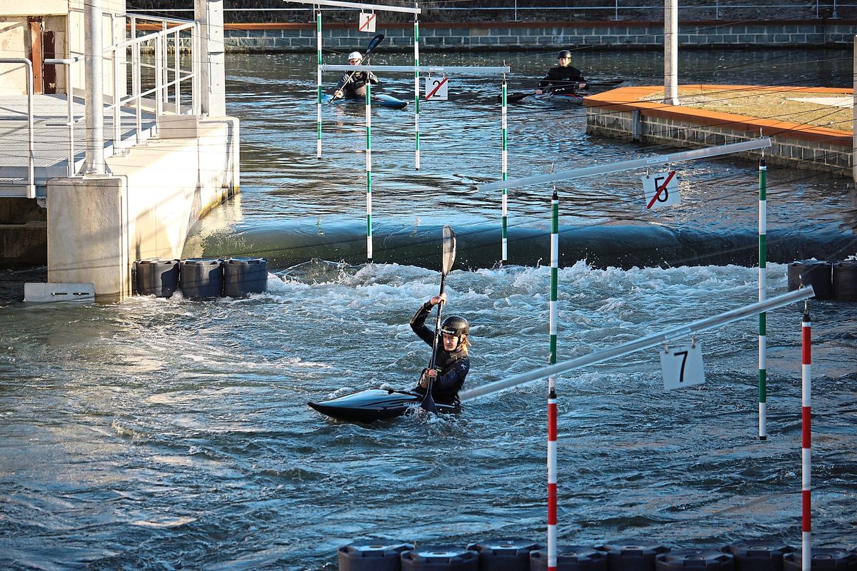 Training ist erlaubt, Wettkämpfe spätestens dann ab Frühsommer: Die Kanustrecke an der Lippstädter Stiftsmühle soll bald fertiggestellt sein. Das berichtete der Sportausschuss in seiner Sitzung. Weiter vorangetrieben werden soll dann auch das Projekt 