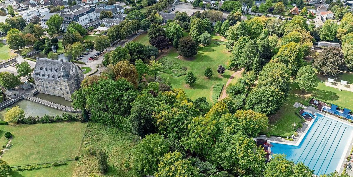 Neues Gesicht für den Erwitter Schlosspark: Nach den Feierlichkeiten zum Stadtjubiläum Ende September soll es mit der Umgestaltung losgehen. Für das Projekt gibt es Fördermittel in Millionenhöhe. Foto: bERND Eickhoff
