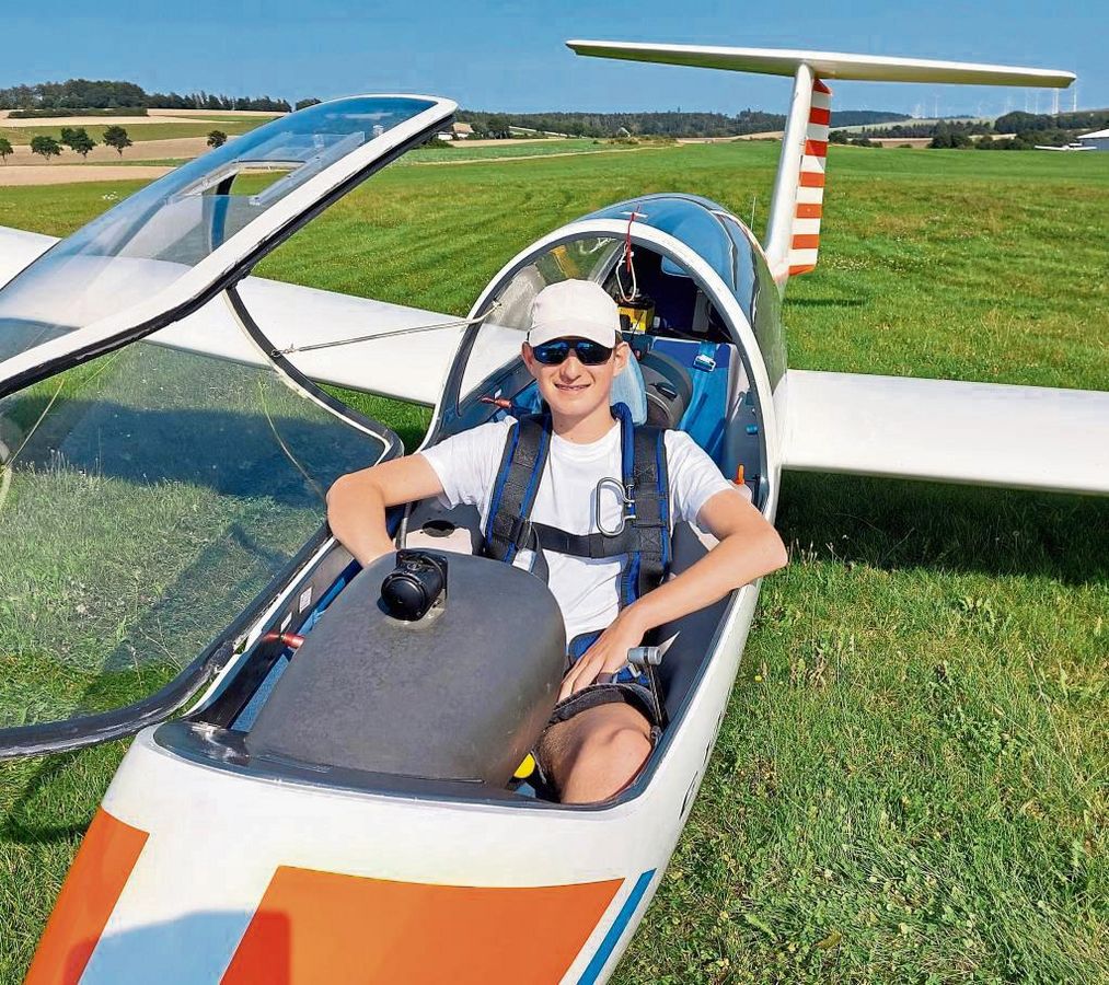 Der 14-jährige Aaron Heimlich im Schulungsdoppelsitzer Grob G103 (Twin Astir) des Aeroclubs Lippstadt.