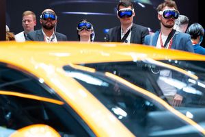 Virtuelle Realität auf der IAA - Foto: Sven Hoppe/dpa