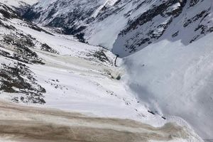 Bei einem Lawinenabgang in den Ötztaler Alpen in Österreich sind drei Wintersportler aus den Niederlanden ums Leben gekommen. - Foto: Unbekannt/BERGRETTUNG SÖLDEN/APA/dpa