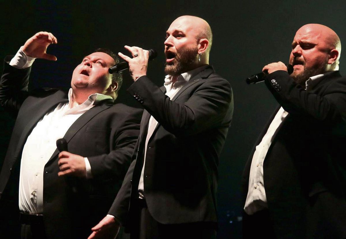 The 12 Tenors rissen am Samstag das Publikum im Lippstädter Stadttheater von den Stühlen. Foto: Heier