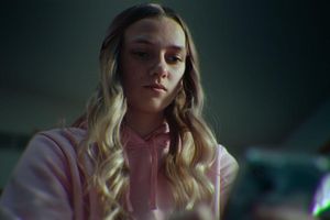 Das Stalking gegen Lauryn nimmt ungeheuerliche Ausmaße an. - Foto: Netflix/dpa