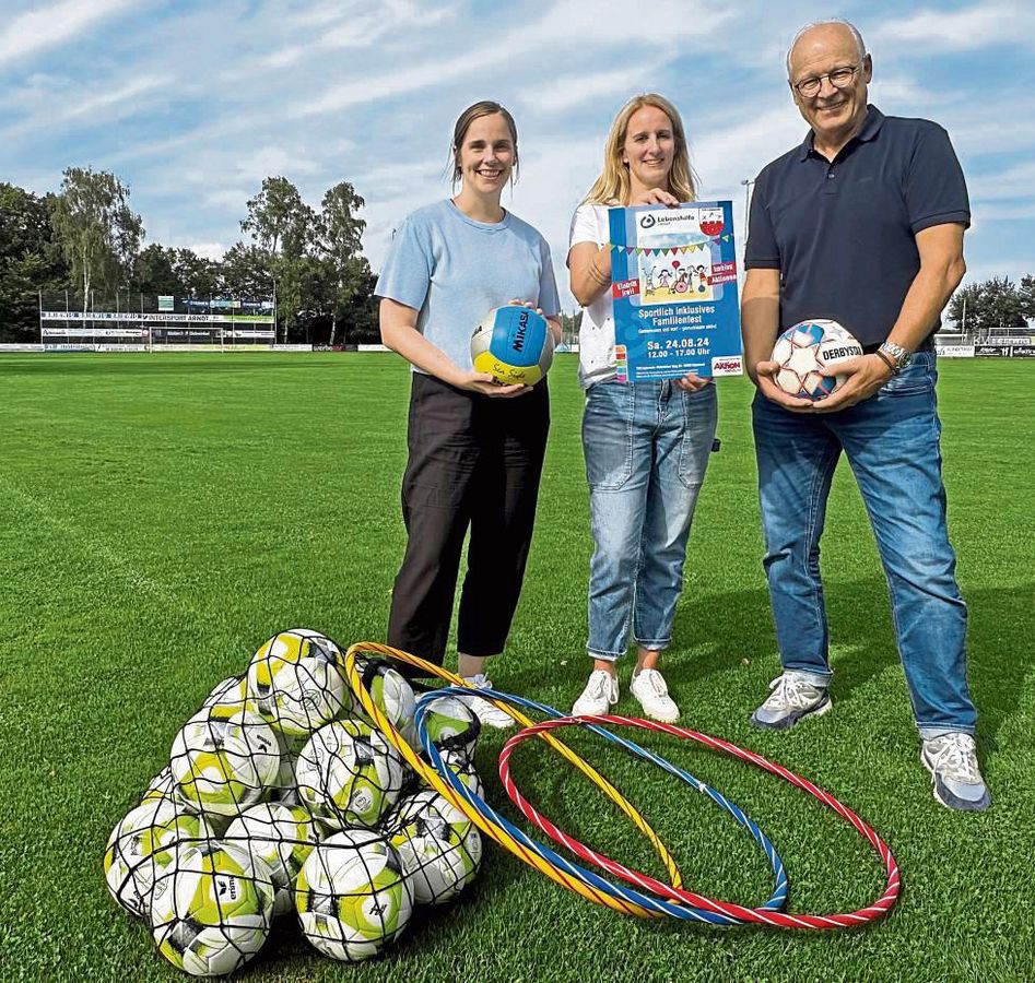 Das sportlich-inklusive Familienfest soll Auftakt für weitere inklusive Sportangebote sein (v.l.) TuS-Geschäftsführerin Mona Eickmann, Ute Lauterbach und Wilhelm Glarmin (beide Lebenshilfe Lippstadt) hoffen auf viele interessierte Teilnehmer. Foto: Cegelski