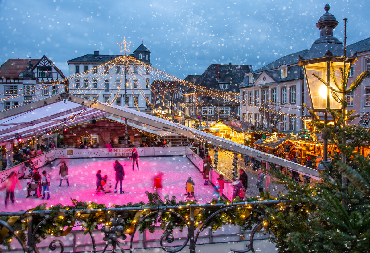 An den letzten Weihnachtsmarkt-Tagen in Lippstadt zeigen Polizei und Ordnungsamt noch einmal mehr Präsenz als ohnehin schon.
