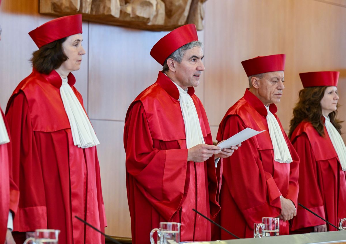 Das Bundesverfassungsgericht verkündet das Urteil zu ärztlichen Zwangsmaßnahmen. Laut dem Urteil ist ein Krankenhausvorbehalt bei ärztlichen Zwangsmaßnahmen teilweise verfassungswidrig. Grundlage war ein Fall einer Lippstädterin. Foto: DPA